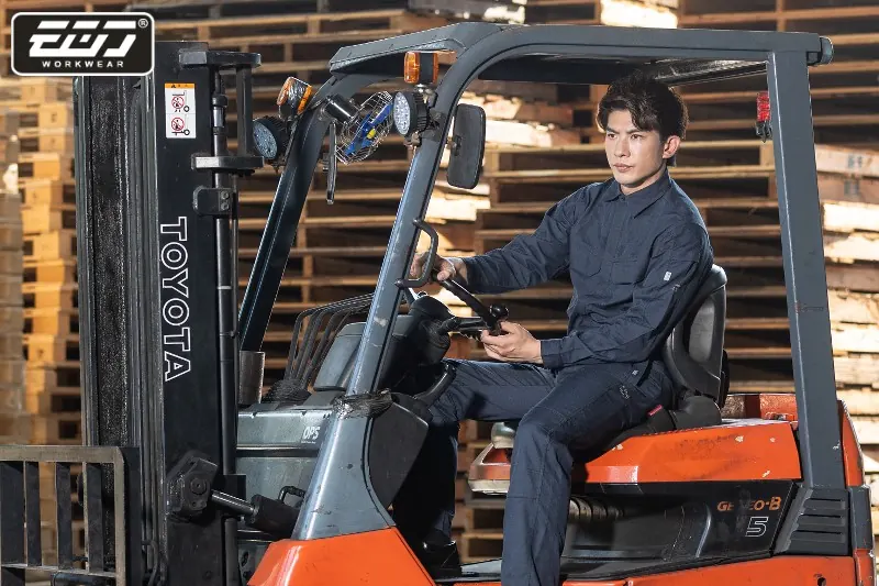 沒穿阻燃服會怎樣？桃園衣哥實業電弧防護衣推薦：離火自熄、不熔滴，閃燃瞬間救命關鍵